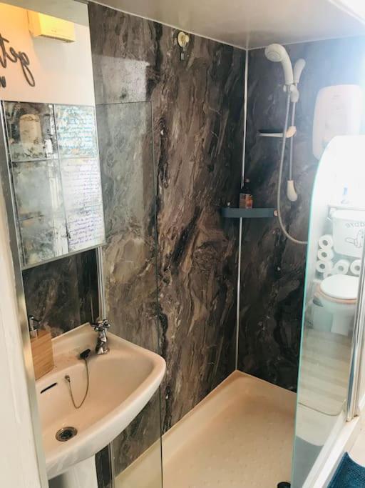 Cosy 2 Bedroom Flat In Эдинбург Экстерьер фото